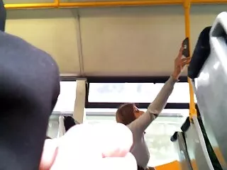 Голем кур. ullu секси веб серија на јавната голотија