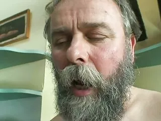 Татко казни непослушен девојка со секси филм chudai стар Млади огромен пенис